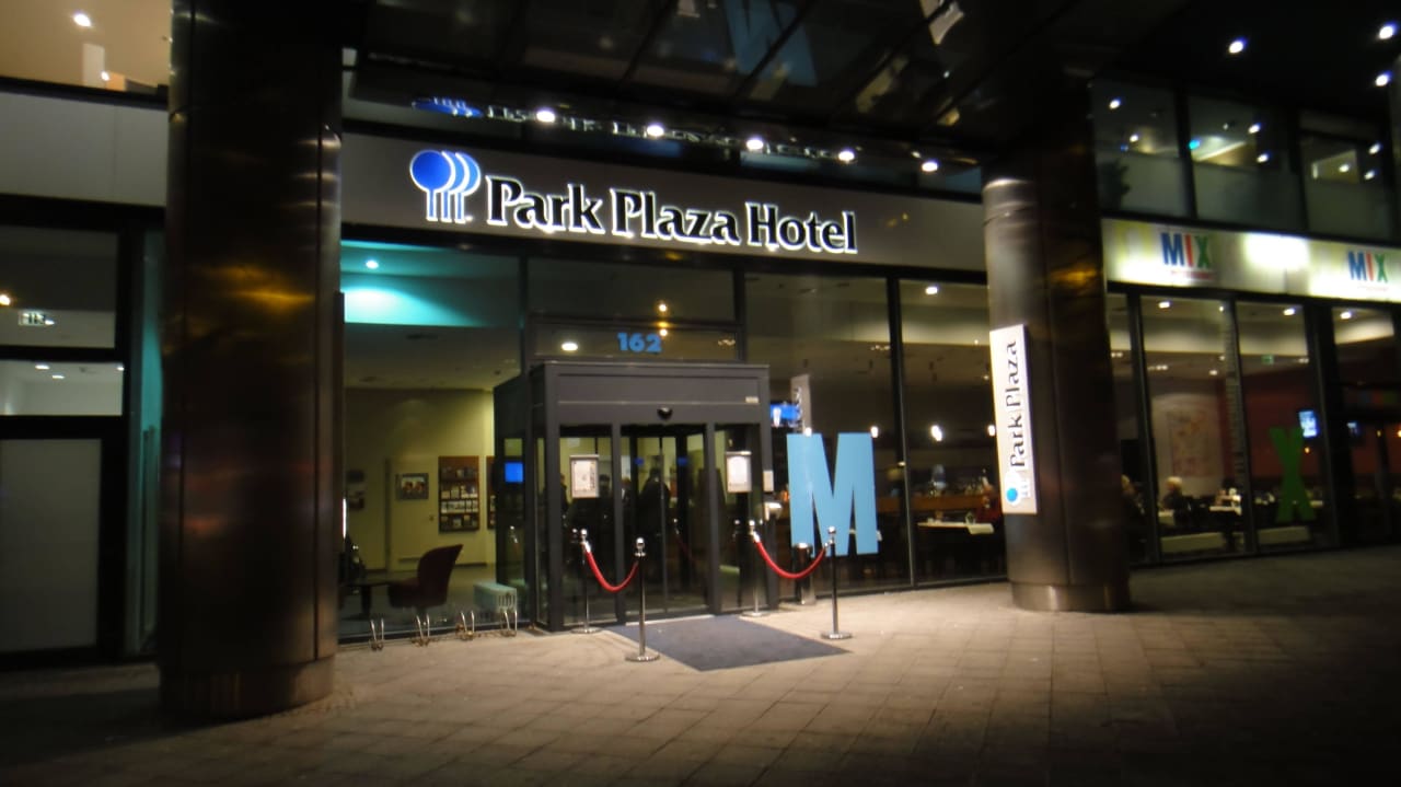 Enterance Vienna House Easy Berlin