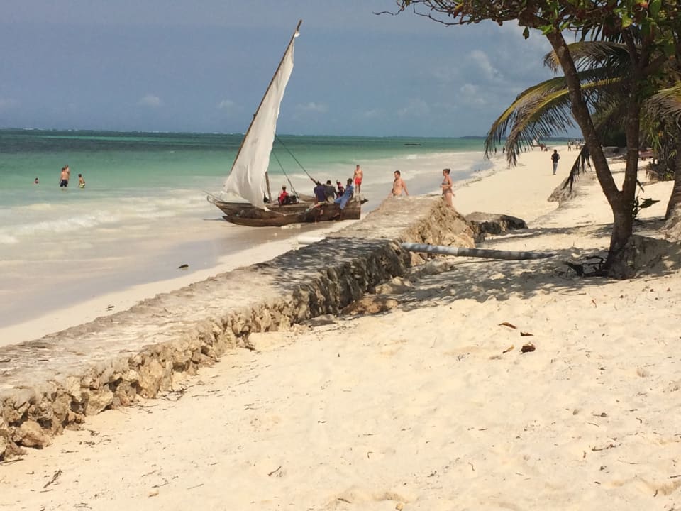 Strand Neptune Pwani Beach Resort & Spa