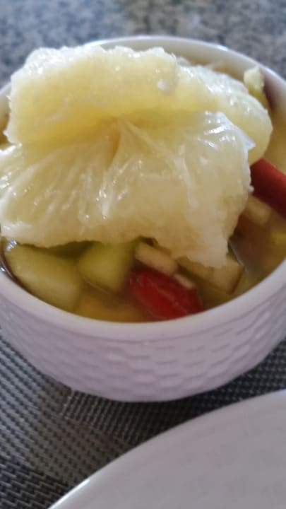 Frischer Obstsalat Utopia Beach Club