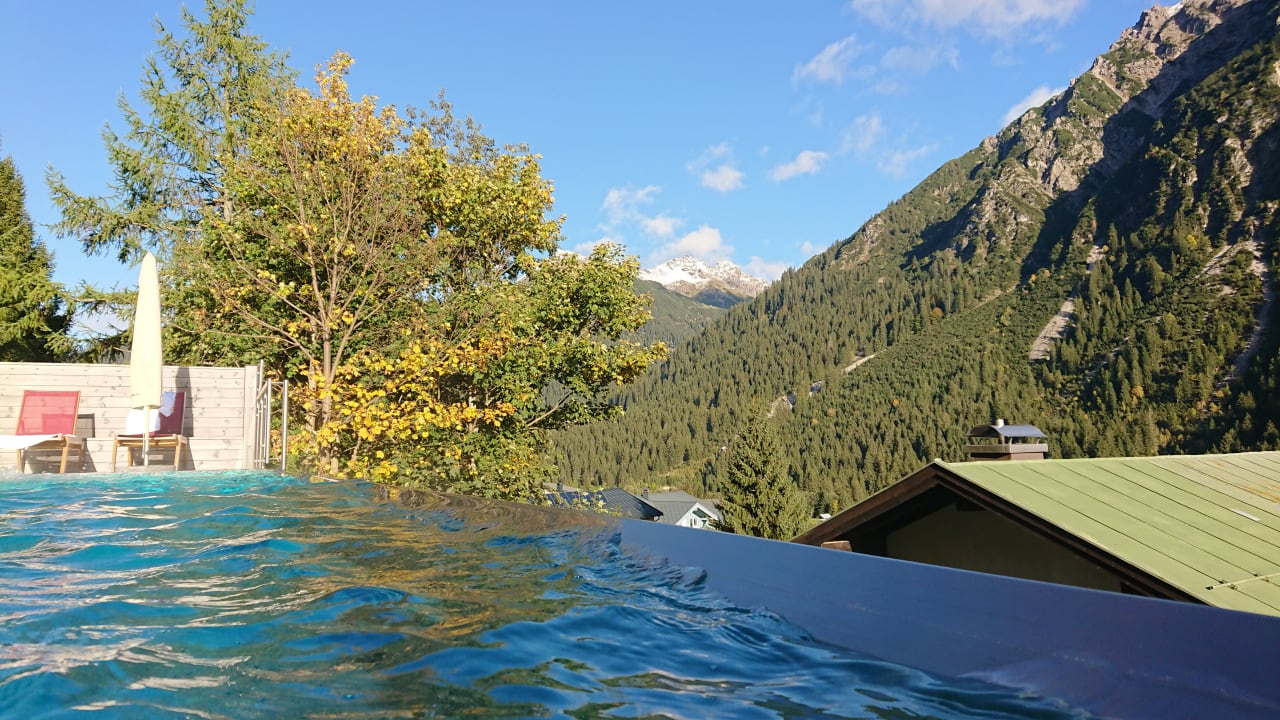 Pool Der Kleinwalsertaler Rosenhof