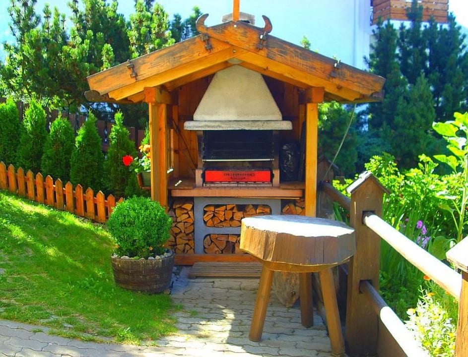 Gartengrill Haus Pezzei