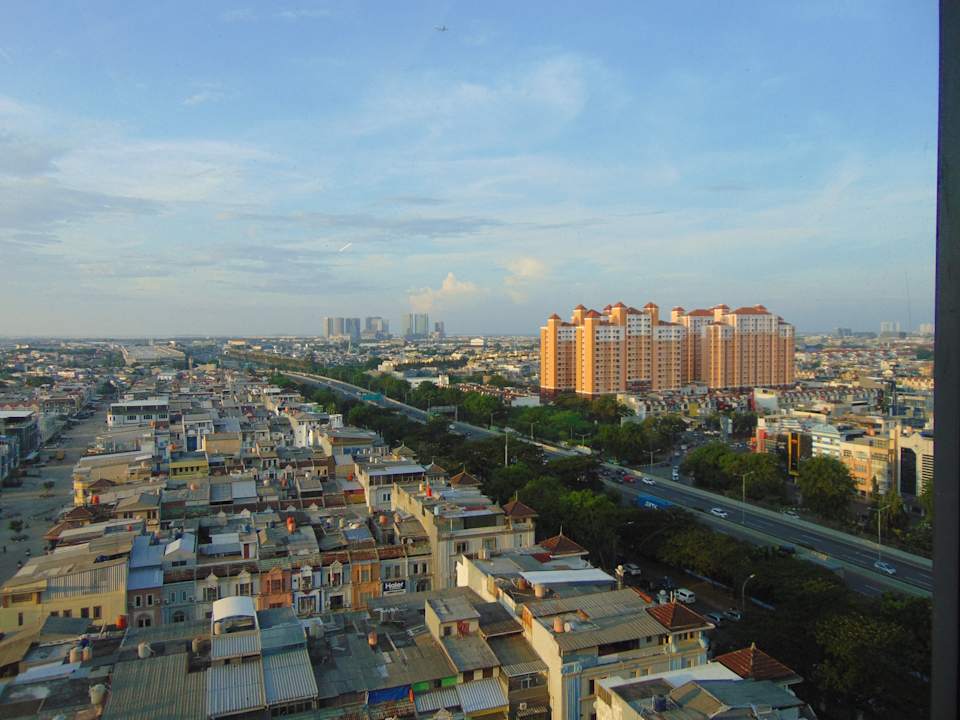 Ausblick Hilton Garden Inn Jakarta Taman Palem