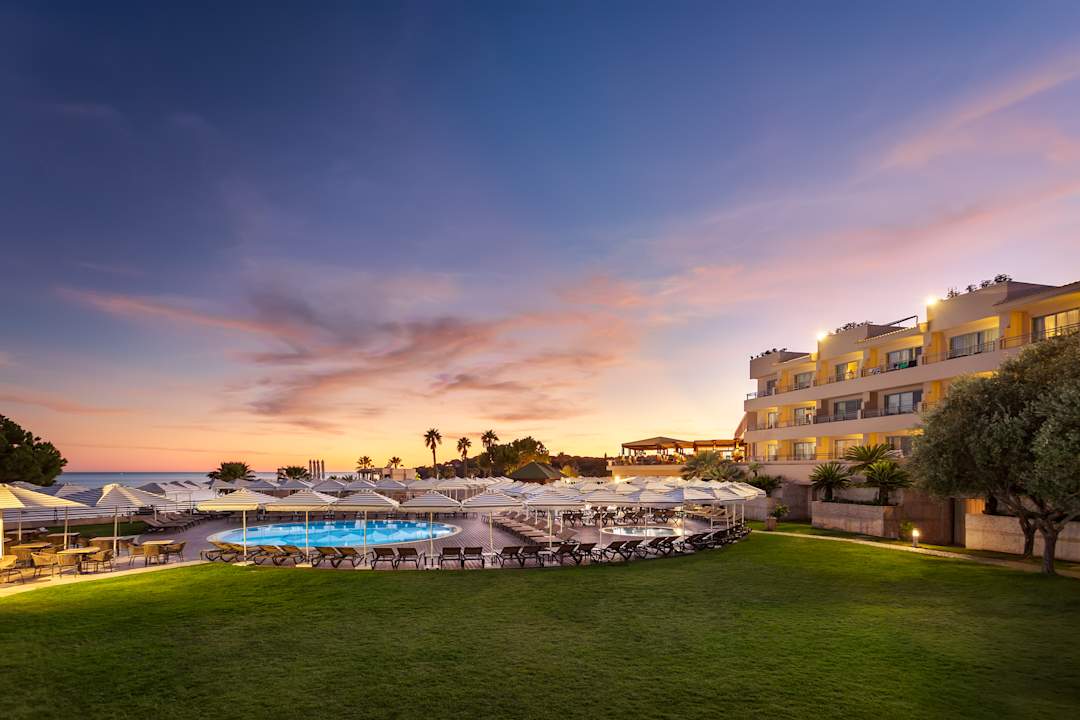 Außenansicht Grande Real Santa Eulalia Resort & Hotel Spa