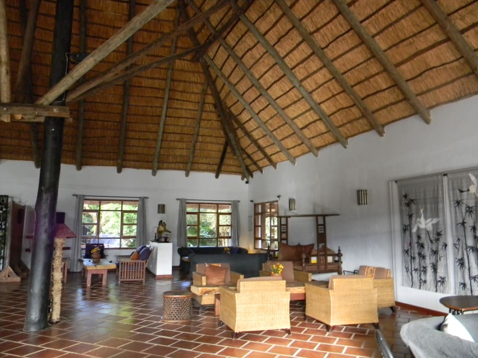 Lobby und Restaurant im Haupthaus Ngorongoro Farm House