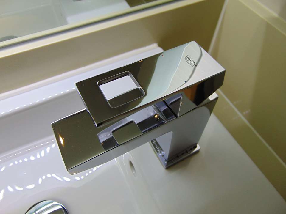 Zimmer Hotel Courtyard by Marriott Cologne