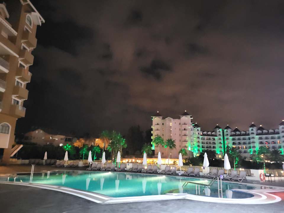 Pool Side Mare Resort & Spa