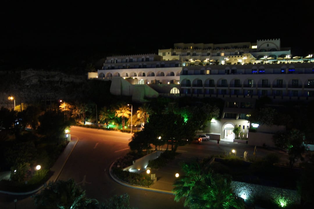 Ausblick Zimmer auf Schwesterhotel Hotel Calypso Beach