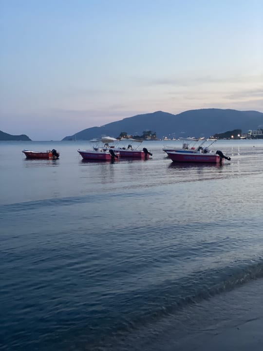 Strand Domes Aulūs Zante, Autograph Collection