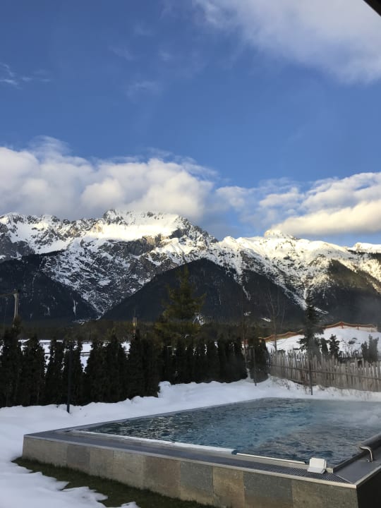 Pool Alpenresort Schwarz