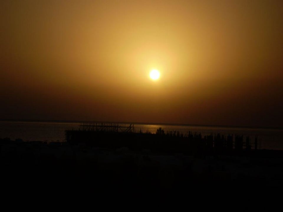 Sonnenaufgang über dem roten Meer Golden Beach Resort