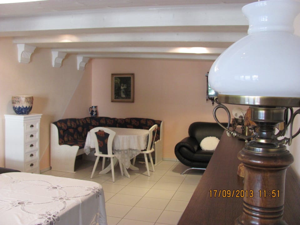 Luxus-Apartment Bavaria - Wohnzimmer Apartment Storchenfärbe