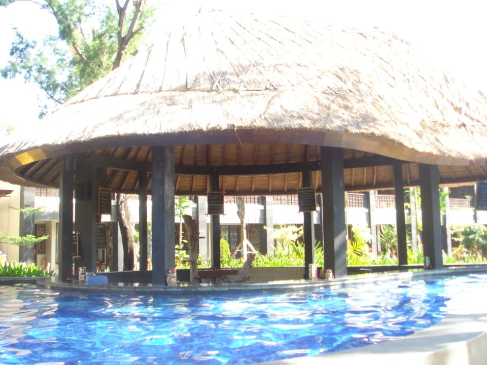 Poolbar Aston Sunset Beach Resort Gili Trawangan