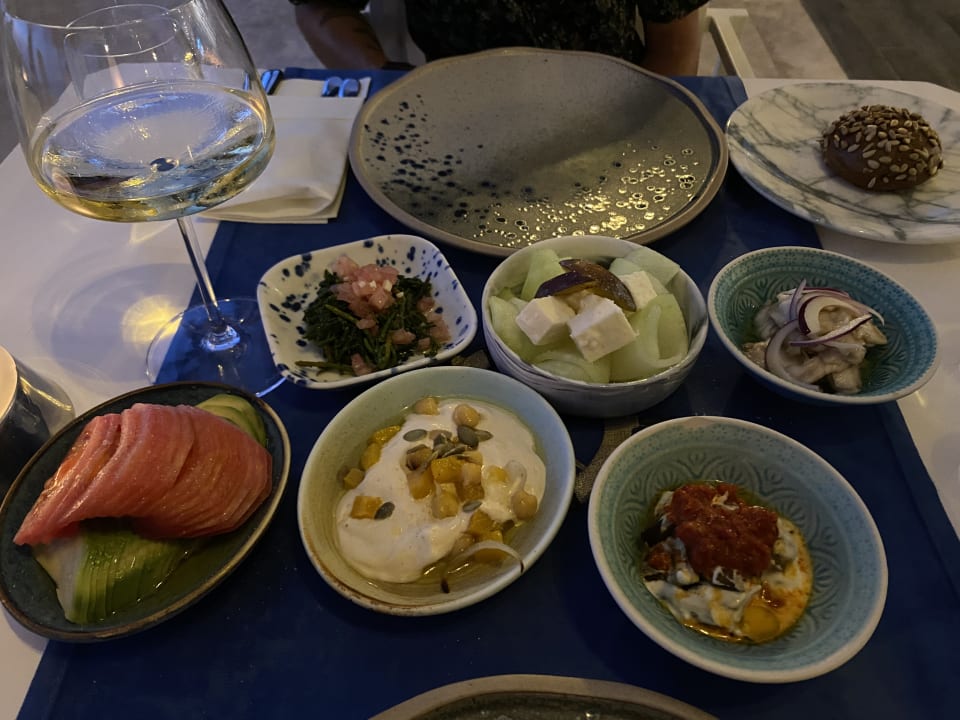 Gastro Acanthus Cennet Barut Collection