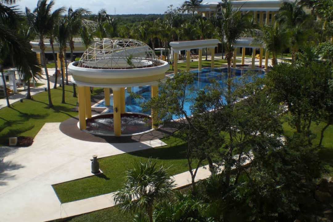 The quiet pool area JOIA Paraiso by Iberostar