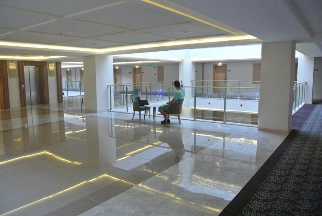 4.Etage Hotel Royal Garden Beach