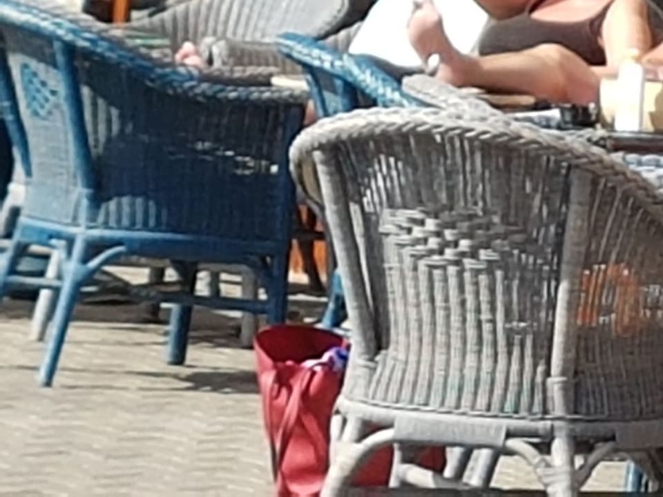 Üblicher Anblick Relaxia Olivina