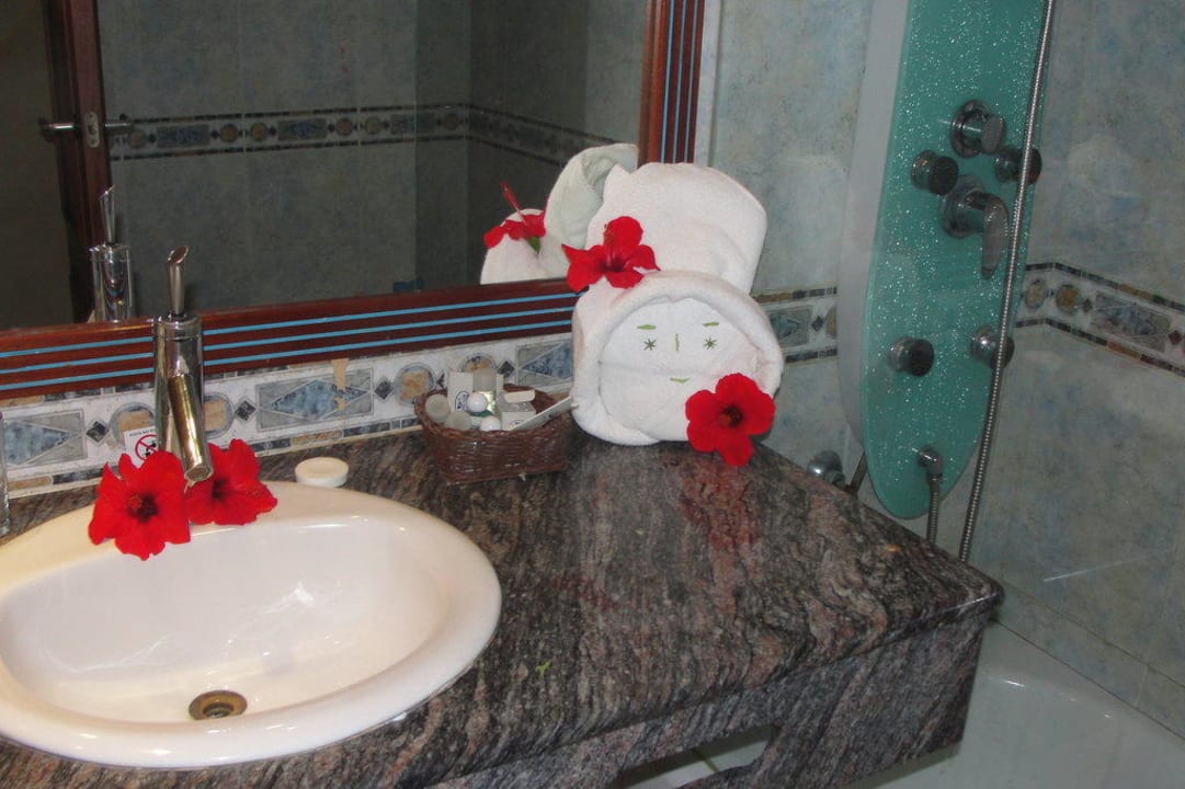 Bad - Zimmer Tropical O-102 Grand Sirenis Punta Cana Resort & Aquagames