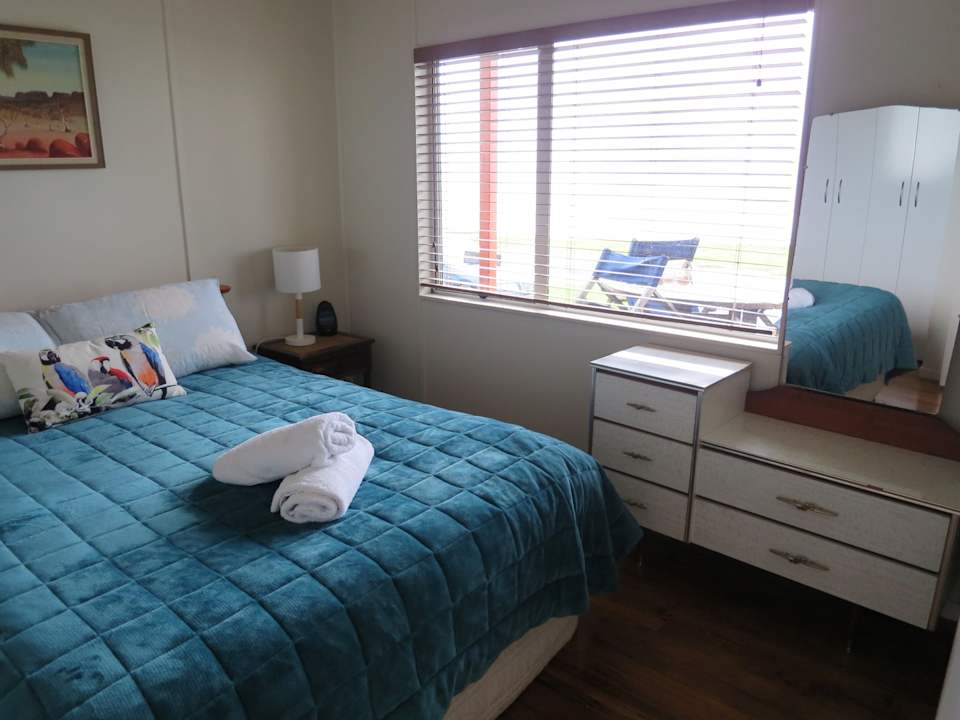 Zimmer Apartments Golden Sand Beachfront