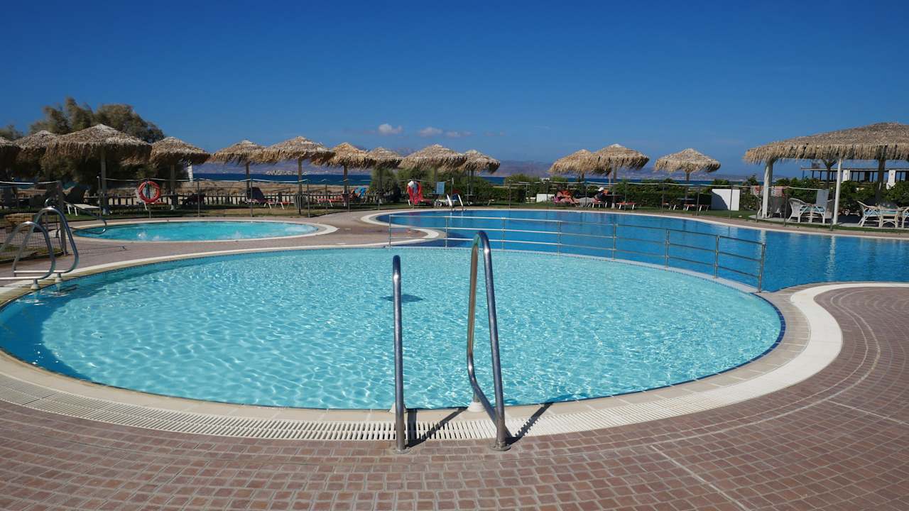 Pool Plaza Beach Hotel