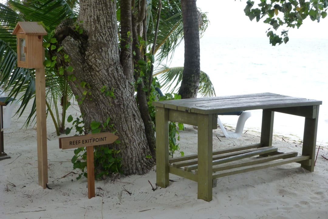 Reef Entry & Exit Vilamendhoo Island Resort & Spa