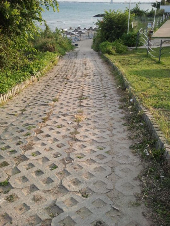 Weg zum strand Hotel Sineva Beach