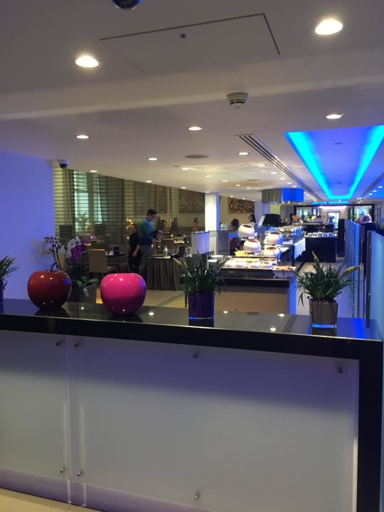 Frühstücksbuffet Leonardo Royal London Tower Bridge