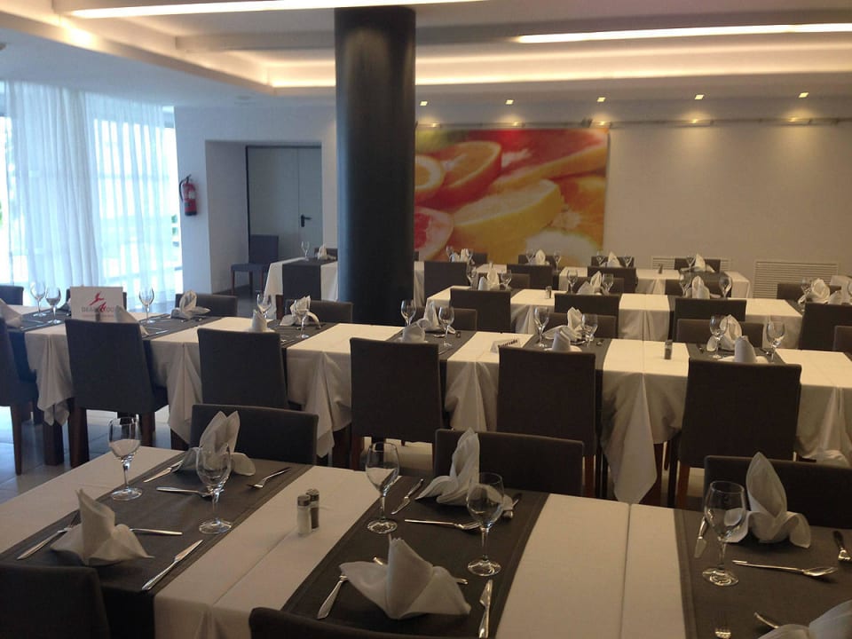 Vorspeisen & Tappas am Eingang Hotel Garbi Ibiza & Spa