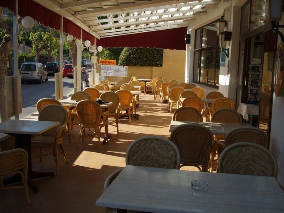 Blick auf die Terrasse Hostal Villa Cati
