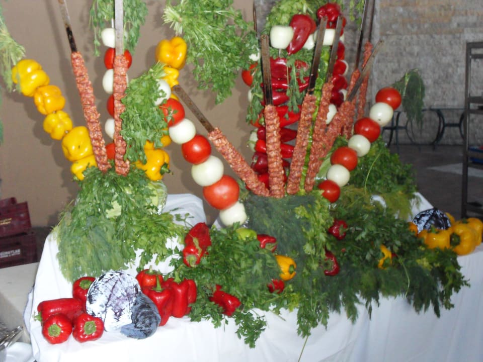 Fleisch und Gemüsespiesse für den Grill Horus Paradise Luxury Resort & Club