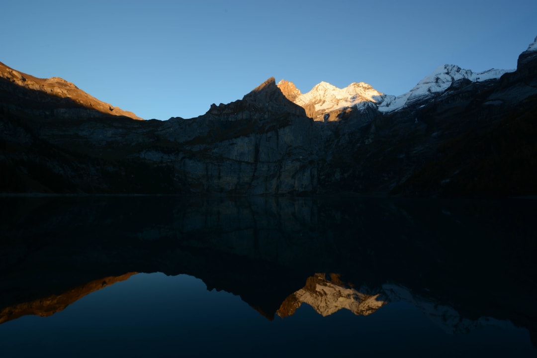 Spiegelblanker See Berghotel Oeschinensee