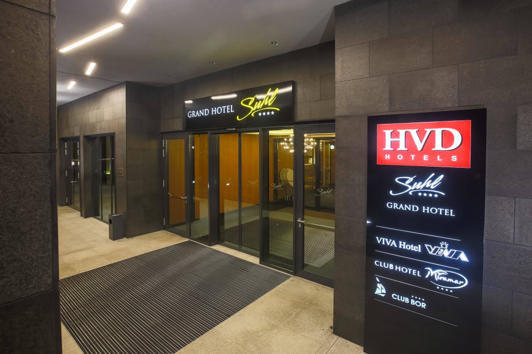 Eingang HVD Grand Hotel Suhl