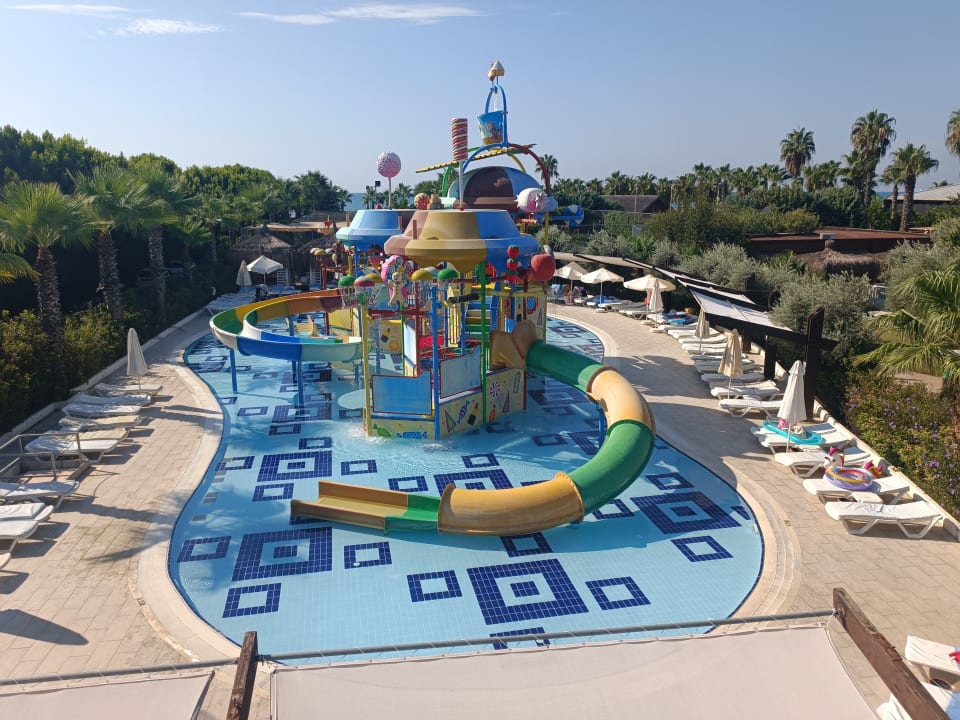 Pool Saturn Palace Resort Hotel