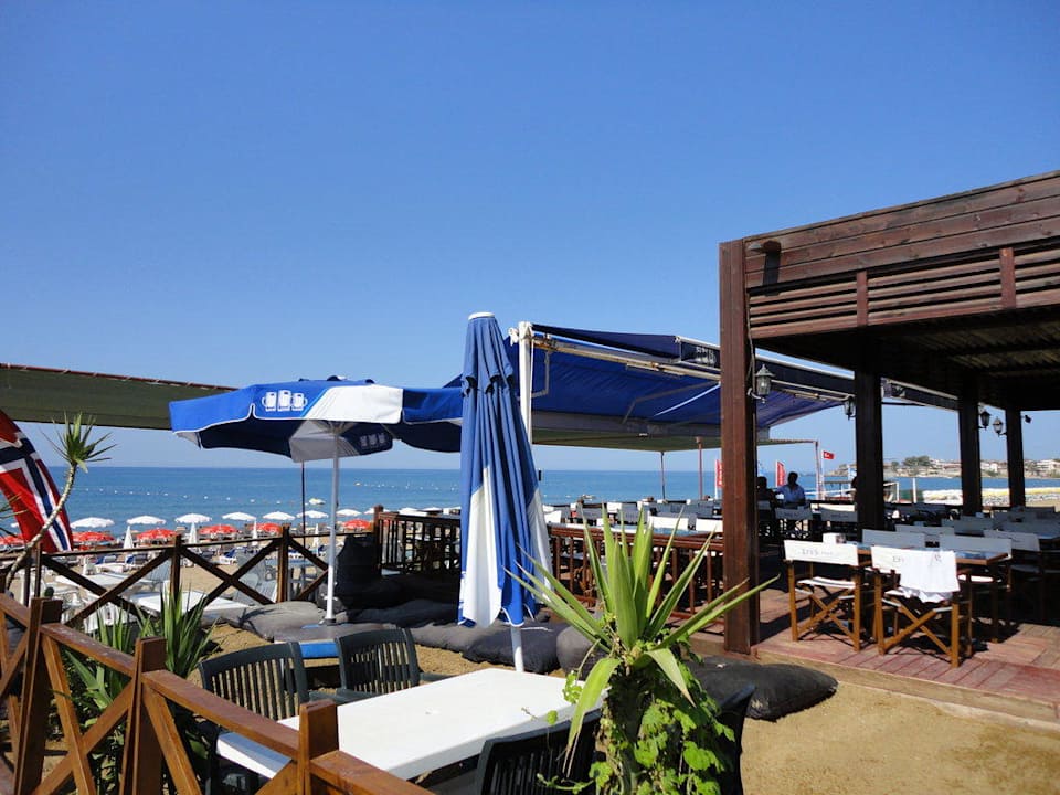 Bar na plaży Semoris Hotel