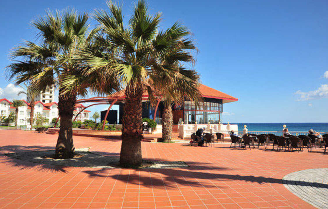 Außenanlage Salamis Bay Conti Resort Hotel & Casino