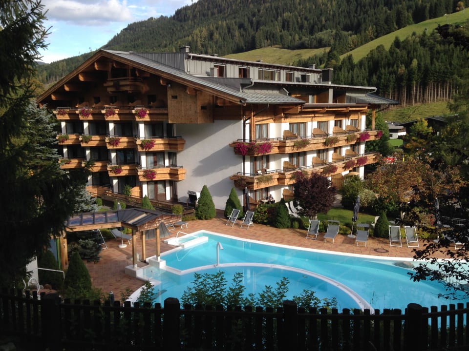 Außenpool Familien- & Gartenhotel Theresia