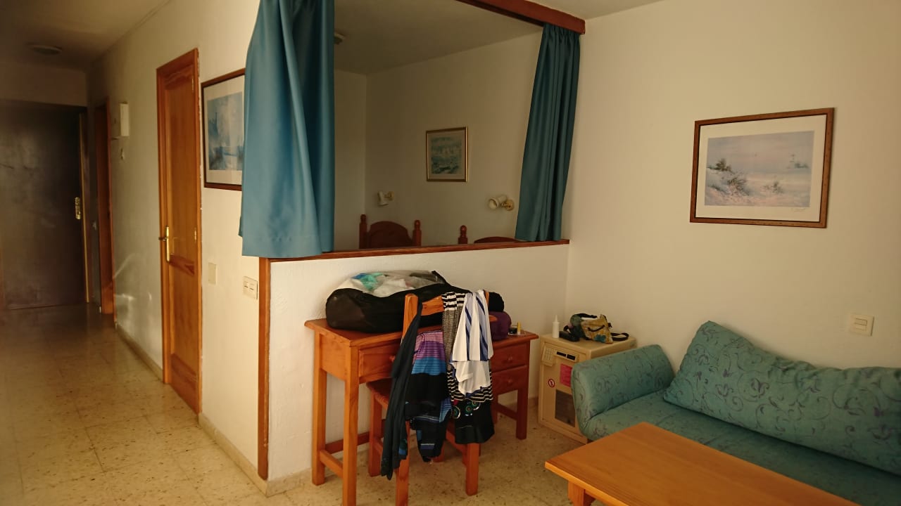 Zimmer Corona Roja