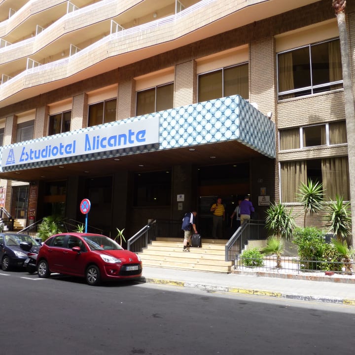 Hoteleingang Estudiotel Alicante
