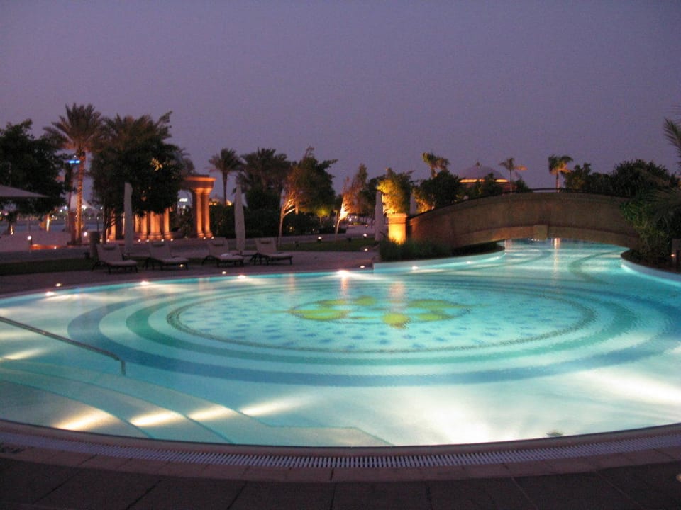 Pool am Ostflügel Emirates Palace Mandarin Oriental