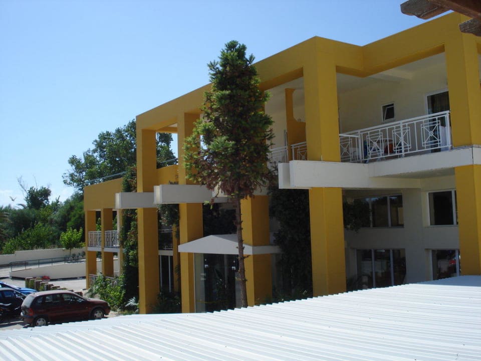 Blick auf das Hotel von der Poolbar HARPIN Georgioupolis Resort Aquapark & SPA