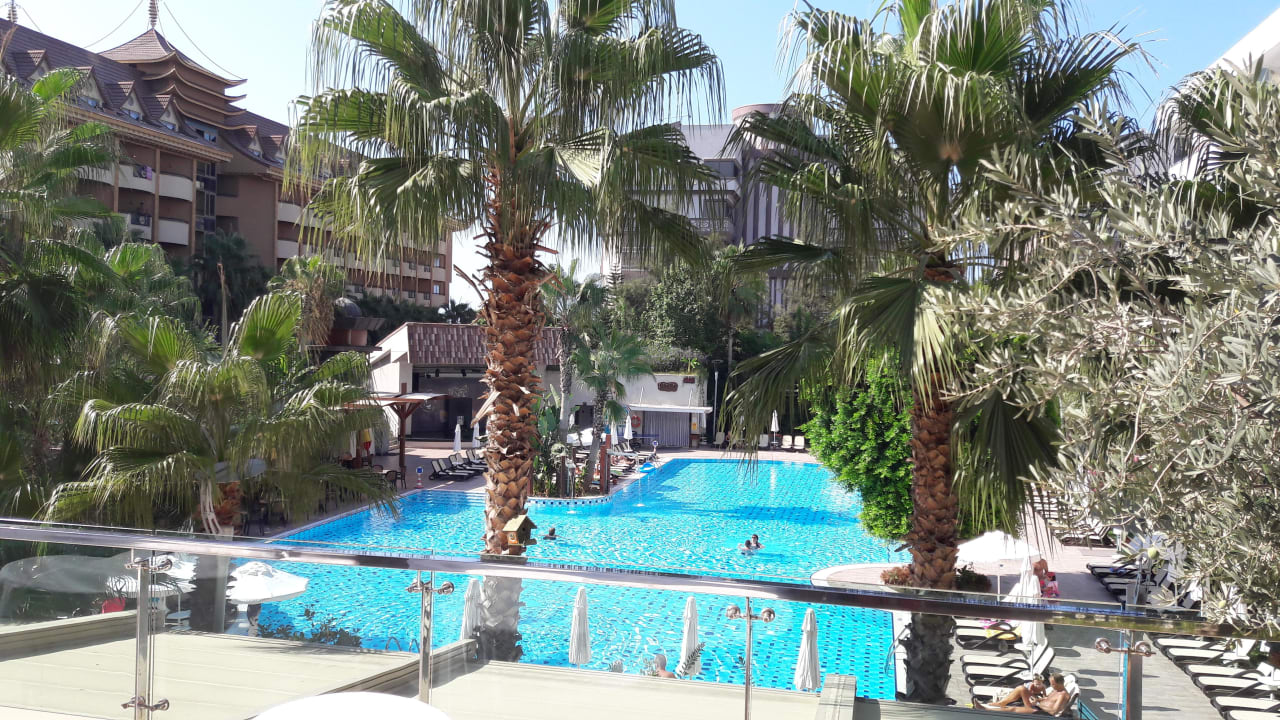 Pool Port Side Resort Hotel