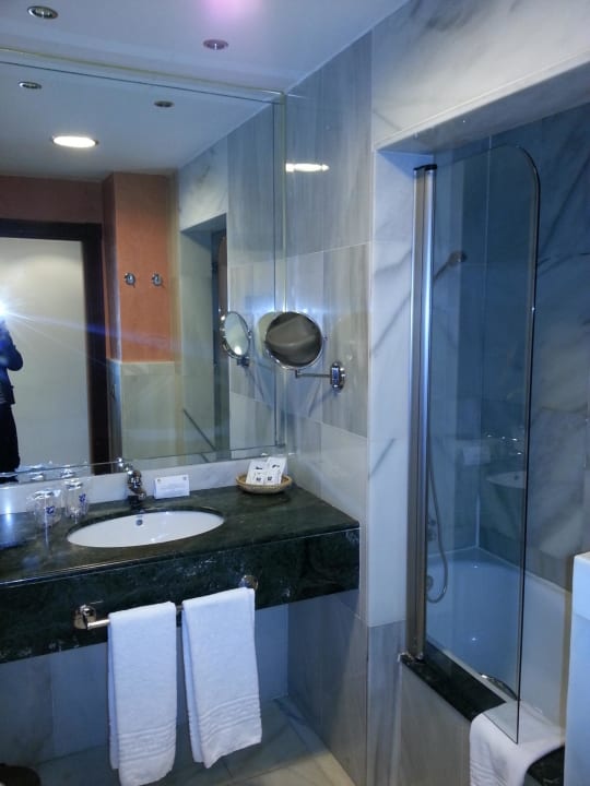 Badezimmer gut ausgestattet R2 Rio Calma Hotel & Spa & Conference