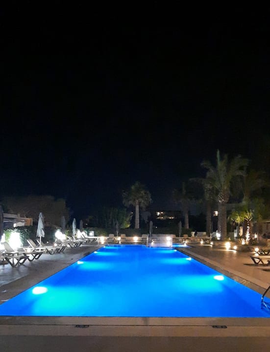 Pool Petousis Hotel & Suites