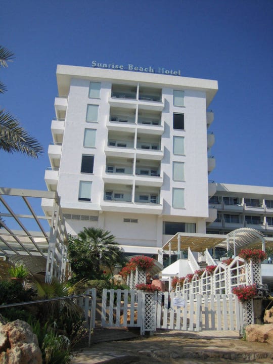 Außenansicht des Hotels Hotel Sunrise Beach