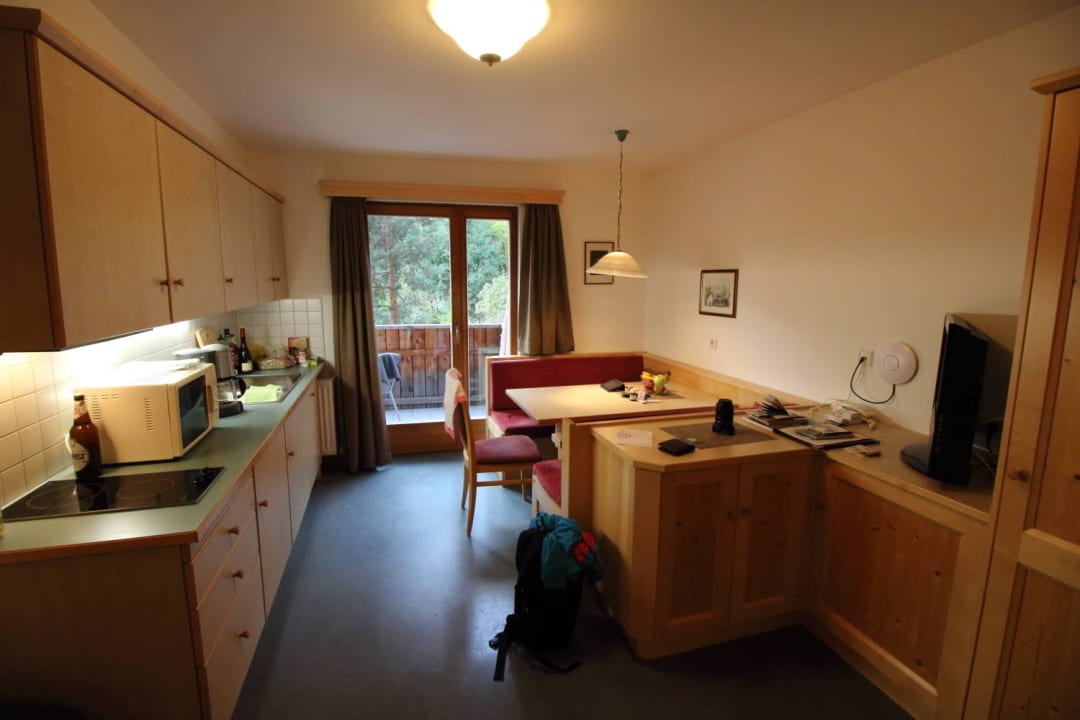 Wohn- und Essbereich im "Bergkamerad" Aparthotel Das Moriggl