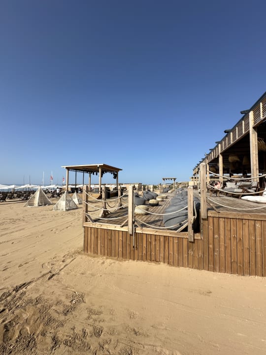 Strand Jacaranda Luxury Resort