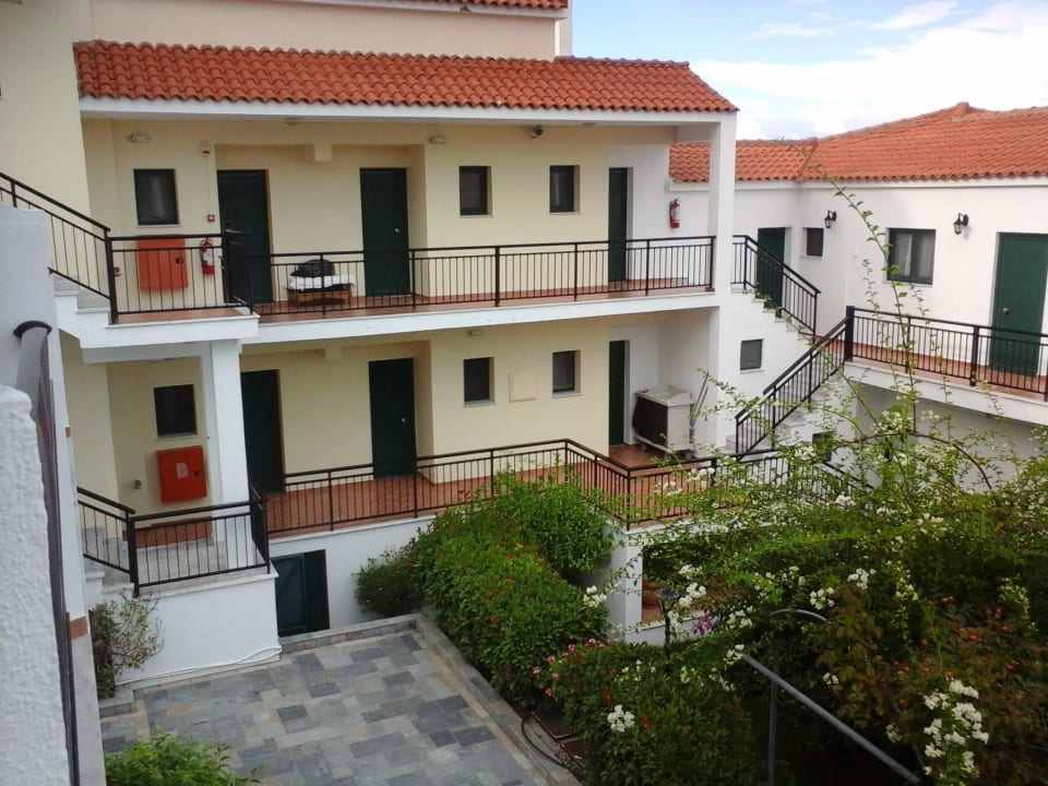 Diese Zimmer sind mit seitlichem Meerblick.  Hotel Kalidon Panorama