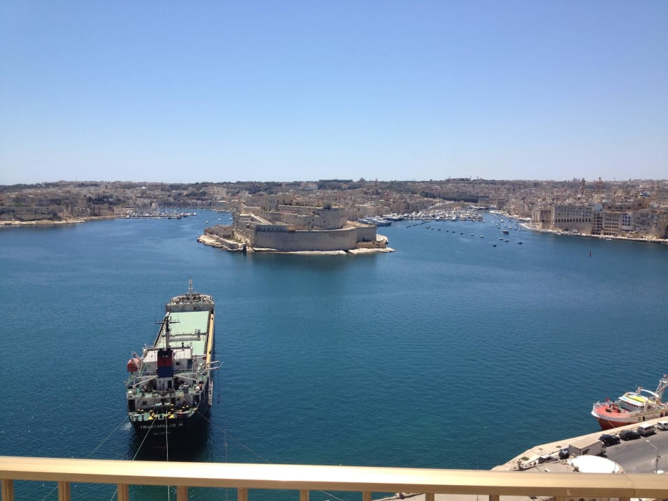 The view Grand Harbour Hotel