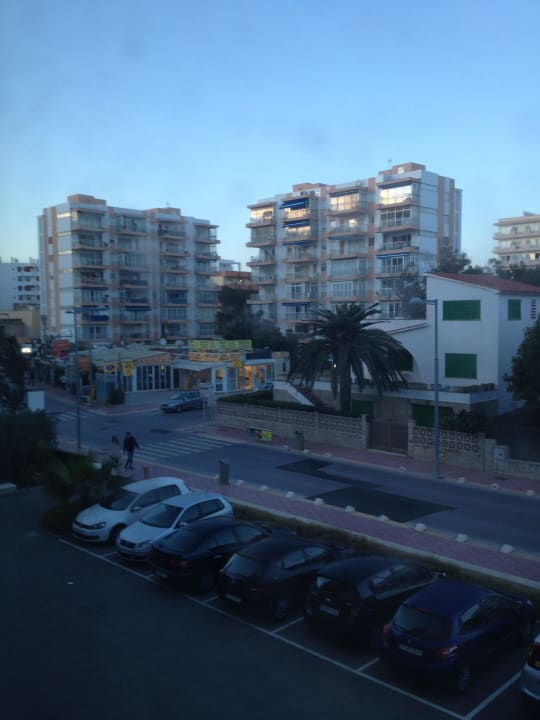 Zur Landseite Iberostar Waves Bahia de Palma
