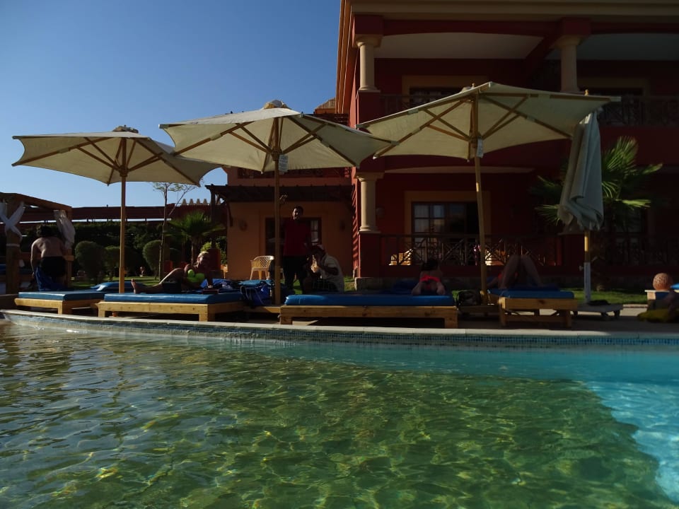 Vom Pool aus gesehen Pickalbatros Alf Leila Wa Leila Resort - Neverland Hurghada