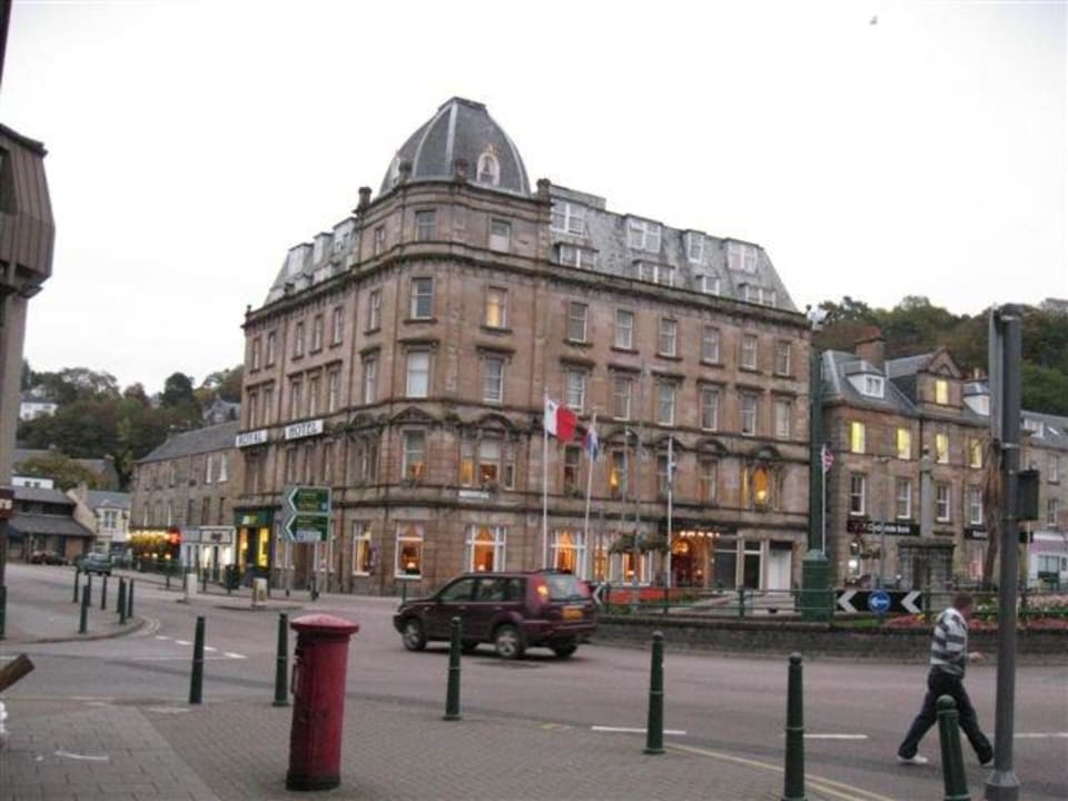 Royal Hotel am Abend The Royal Hotel